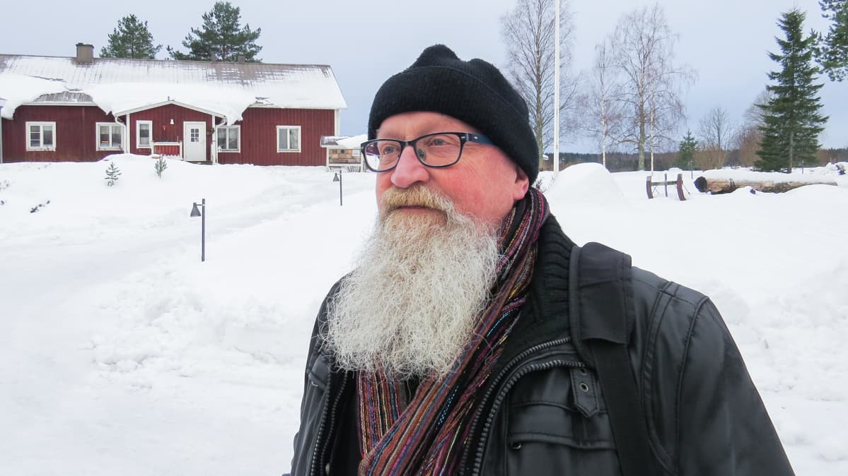 Eläkkeelle jäävä kirkkoherra Seppo Ojala