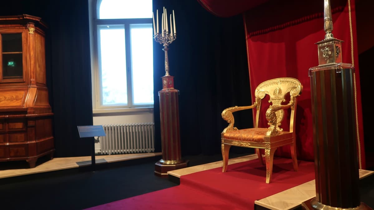 Kuninkaanlinnaan hankittua kalustoa Museo Milavidassa