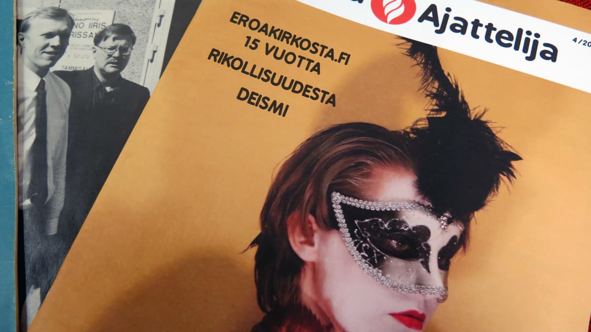 Vapaa-ajattelijain liiton lehtiä.
