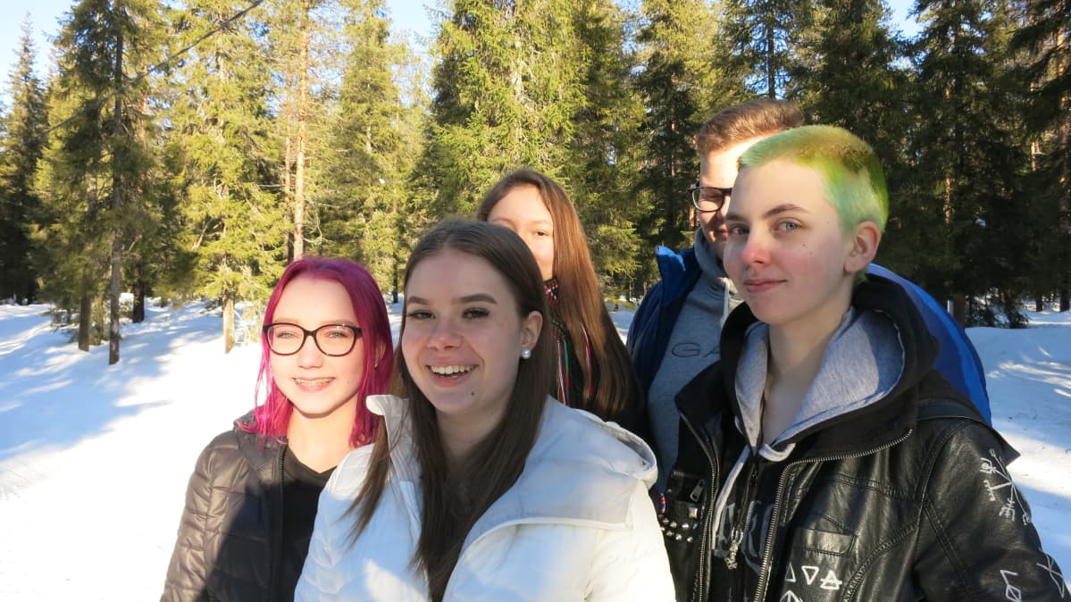 Mila Tossavainen, Sara Hedemäki, Sarelle Porsanger, Pauli Poikajärvi ja Agja Petäjäjärvi
