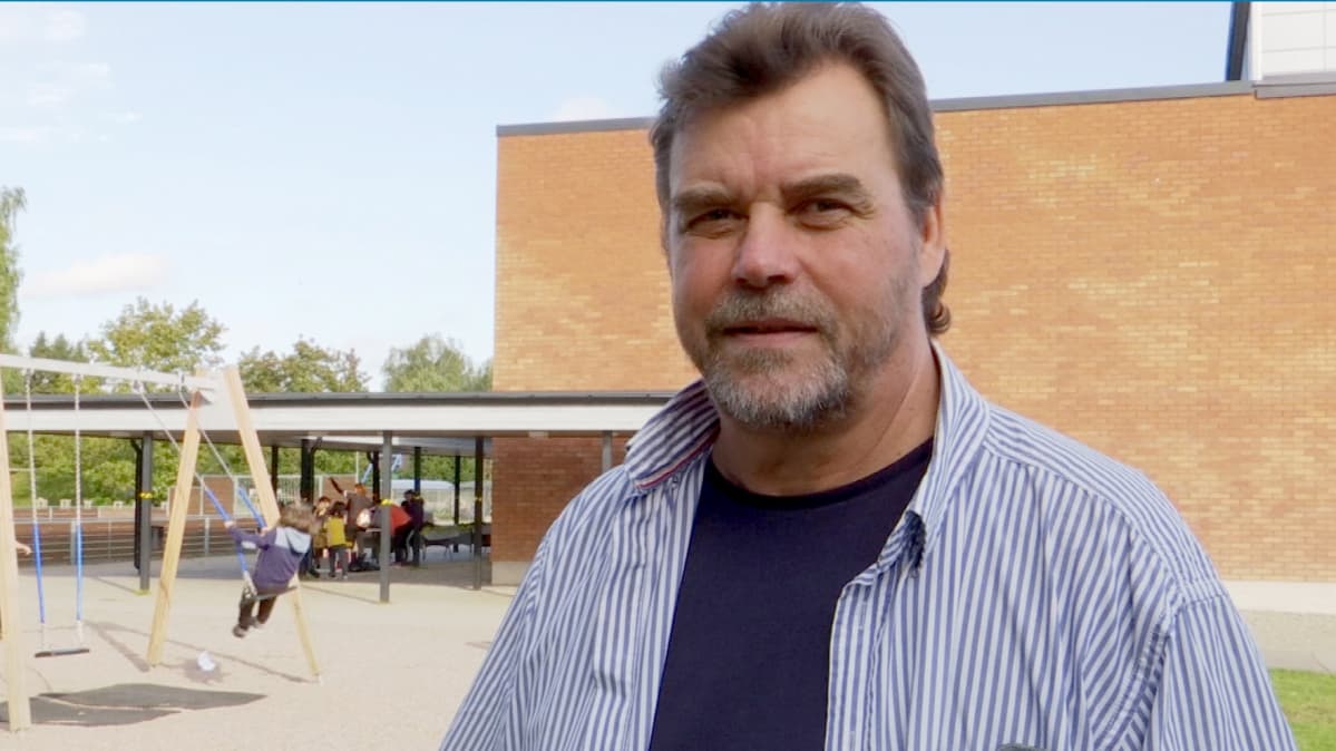 Hauhon yhtenäiskoulun rehtori Pekka Paappanen