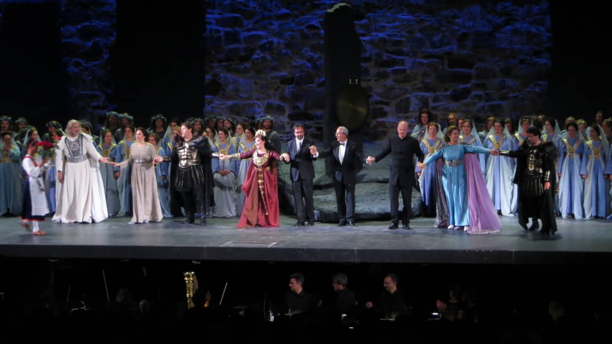 Teatro Regio Torino, Norma-oopperan loppukiitokset Olavinlinnassa