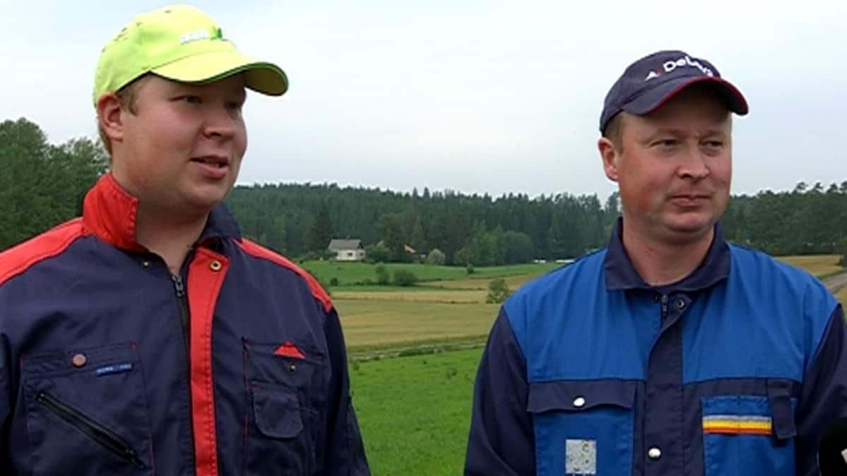 Kivelän tilan isännät Tuomas Kivelä Juha Kivelä