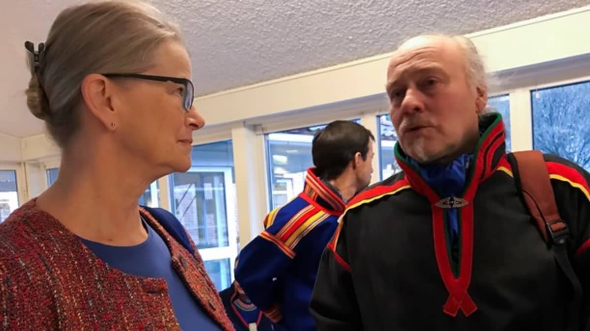 Riektekánsler Anna Skarhed ja Girjása ságadoalli Matti Berg