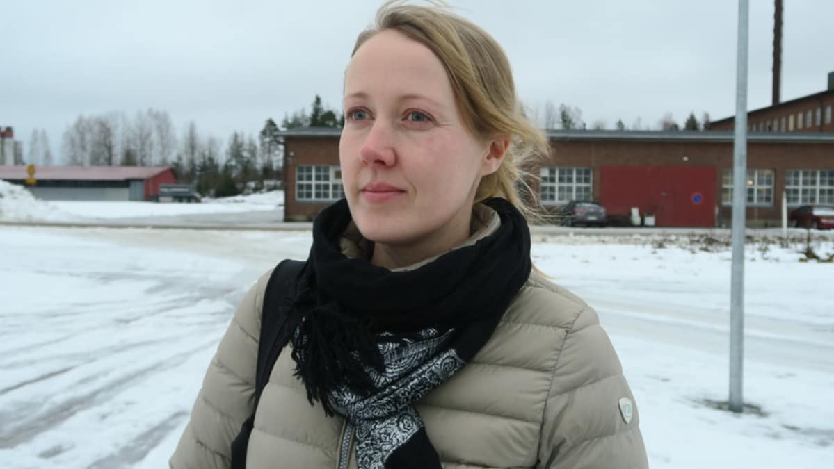 Nainen maisemassa