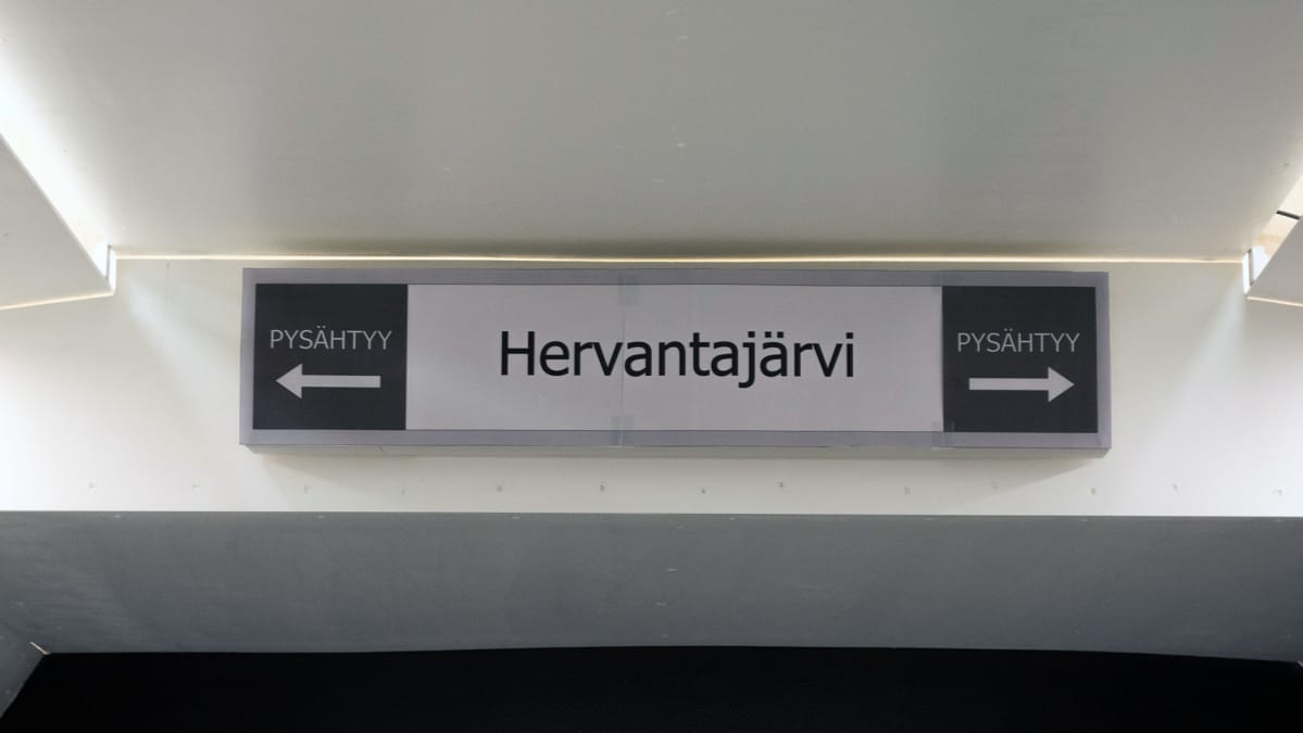 Hervantajärvi-teksti Tampereen tulevan ratikan mallikappaleen sisällä