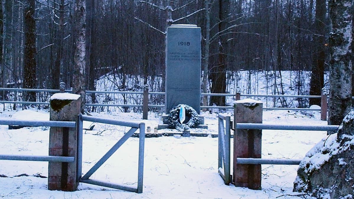 Punaisten muistomerkki Hauholla