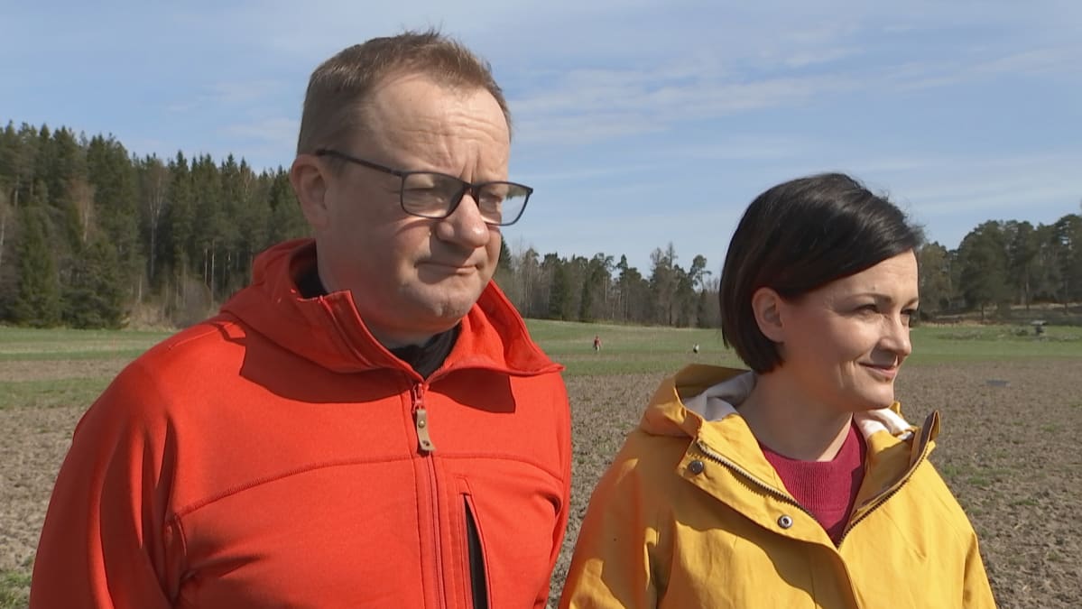 Qvidjan kartanon ja koetilan omistaja Ilkka Herlin ja Baltic Sea Action Groupin puheenjohtaja Saara Kankaanrinta
