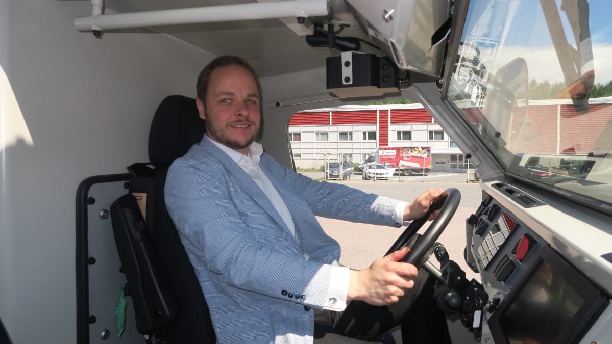 Patria Land Systems Oy:n liiketoimintajohtaja Jussi Järvinen