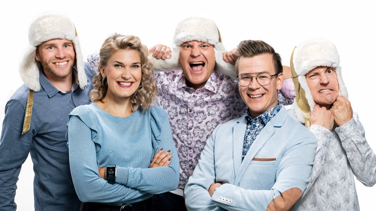 Ylen hiihtotiimiläisiä.