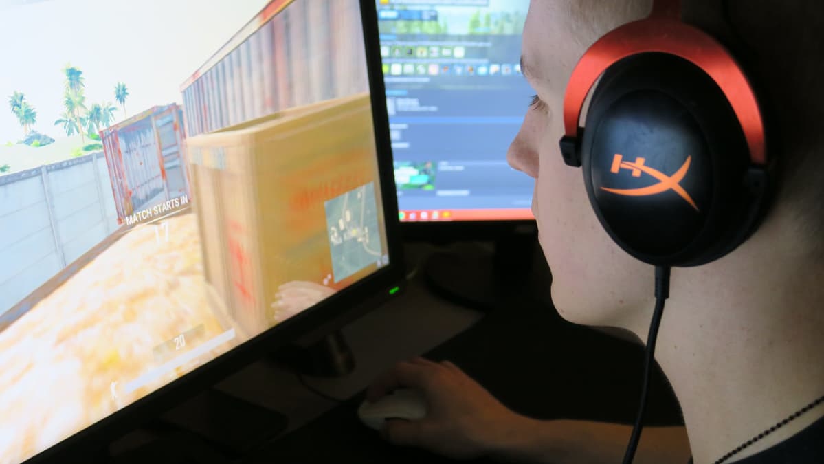 Paavo Voutilainen pelaa PlayerUnknown's Battlegrounds -peliä.