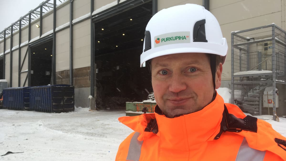 Purkupiha Oy:n kierrätysyksikön johtaja Kimmo Rinne