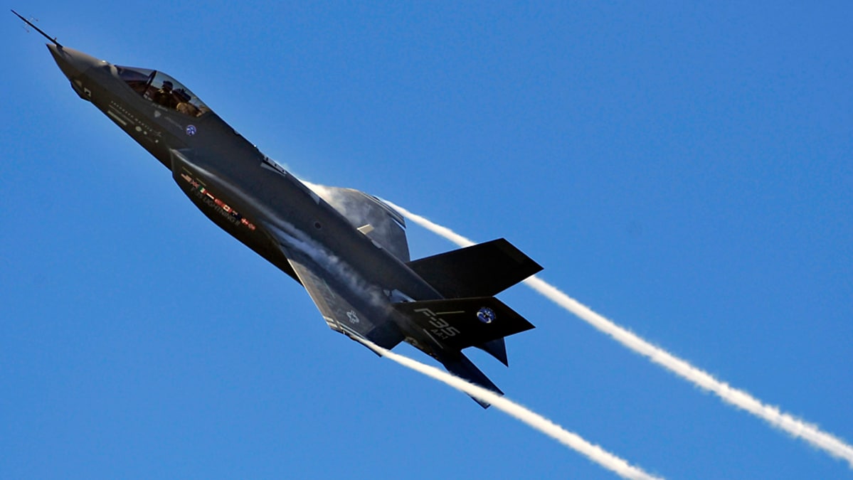 Kuvassa yhdysvaltalainen F-35-hävittäjä.
