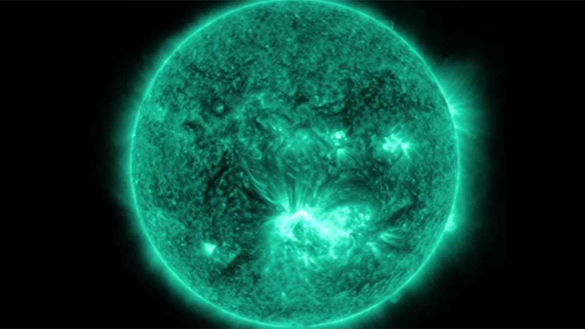 Nasan SDO-observatorion kuva voimakkaasta aurinkomyrskystä.