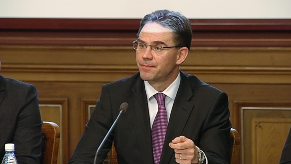 Pääministeri Jyrki Katainen tiedotustilaisuudessa Säätytalolla.