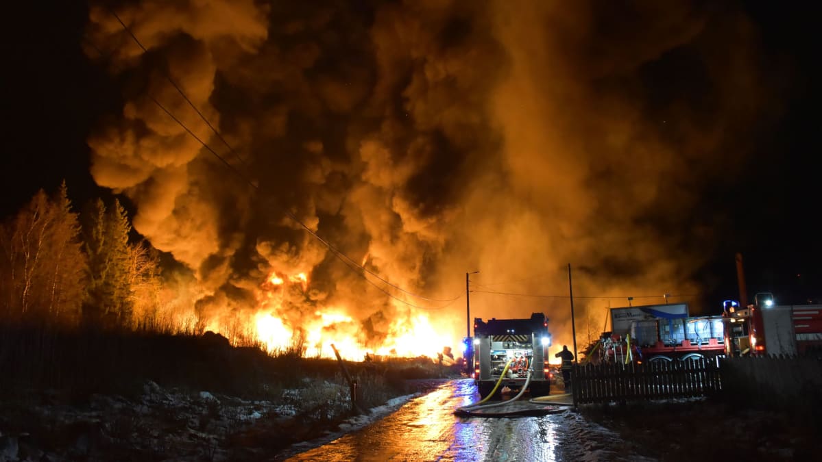 Suomen Käyttömuovi Oy:n tulipalo Pomarkussa.