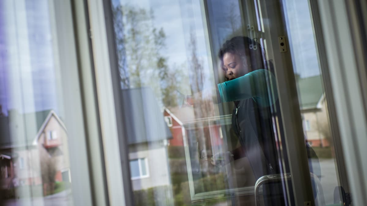 Sudanilainen Zebeida Laun on kotiutunut perheensä kanssa Kokkolaan.