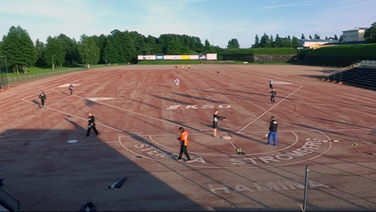 Haminan Palloilijat harjoittelee.