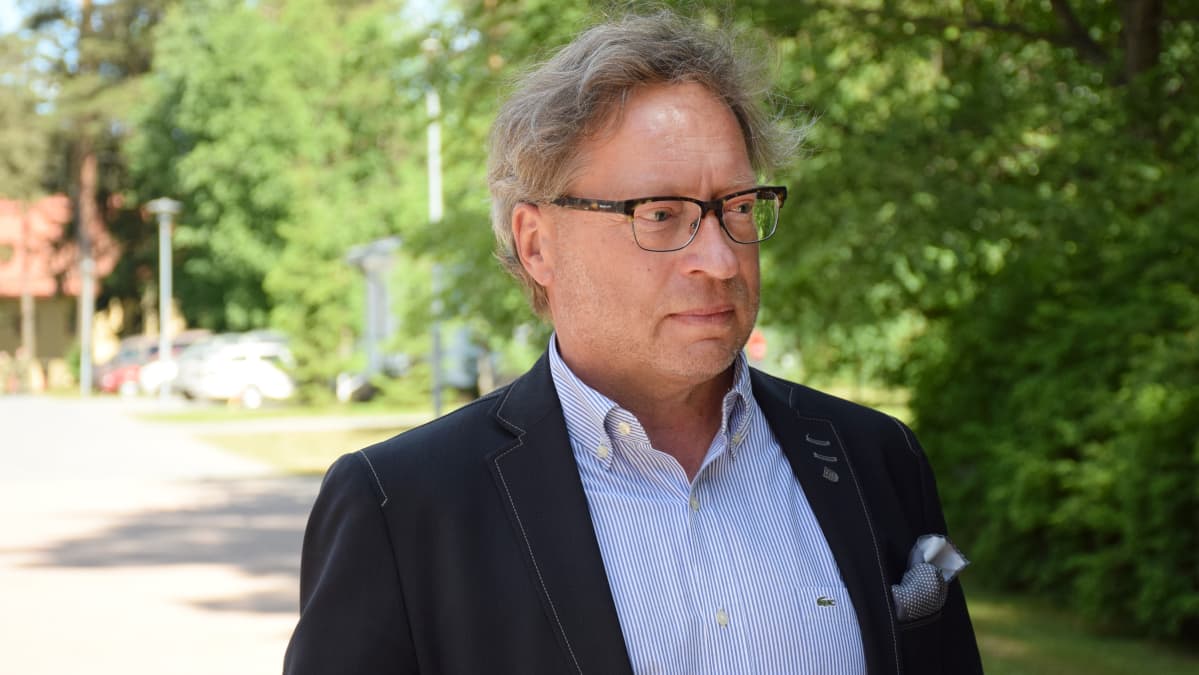 Apulaiskaupunginjohtaja Juha Isosuo Parolannummella.