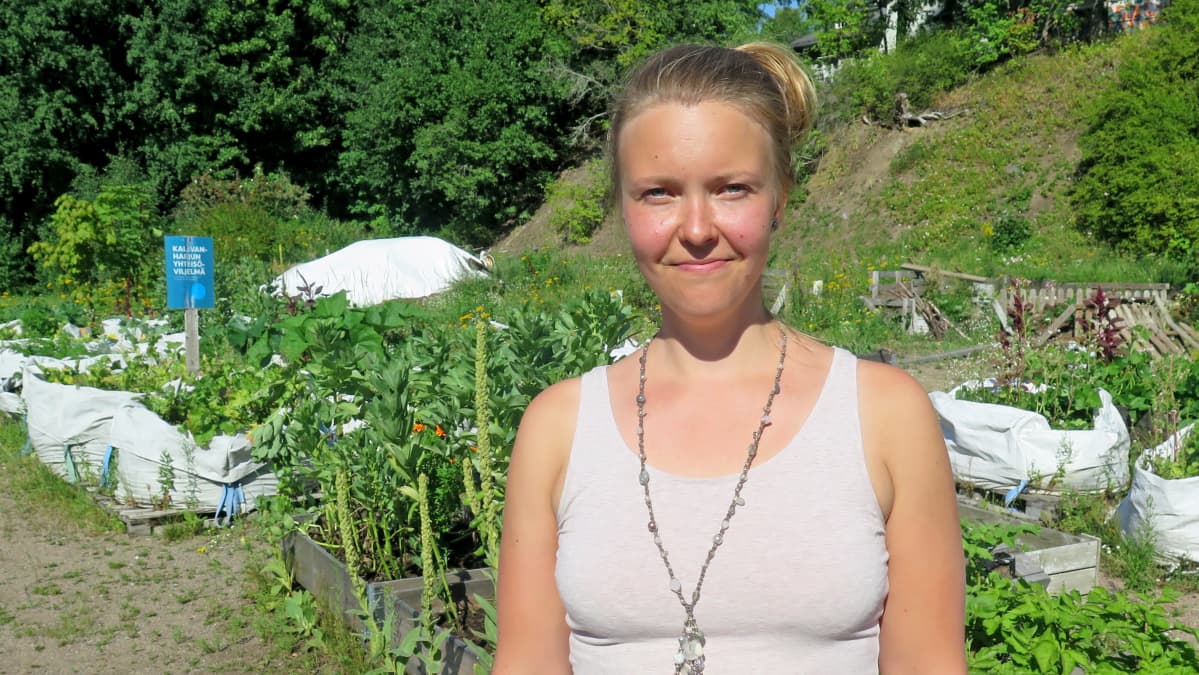 Krista Willman Kalevanharjun yhteisöviljelmällä