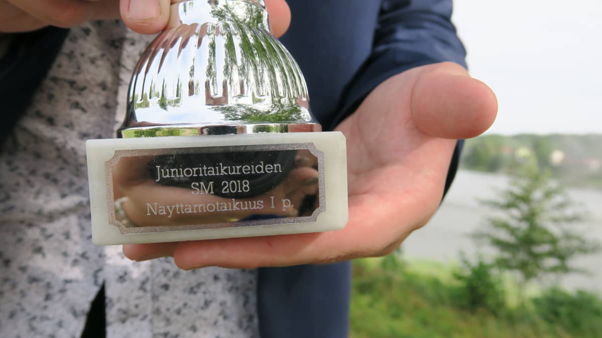 Näyttämötaikuuden SM-pokaali