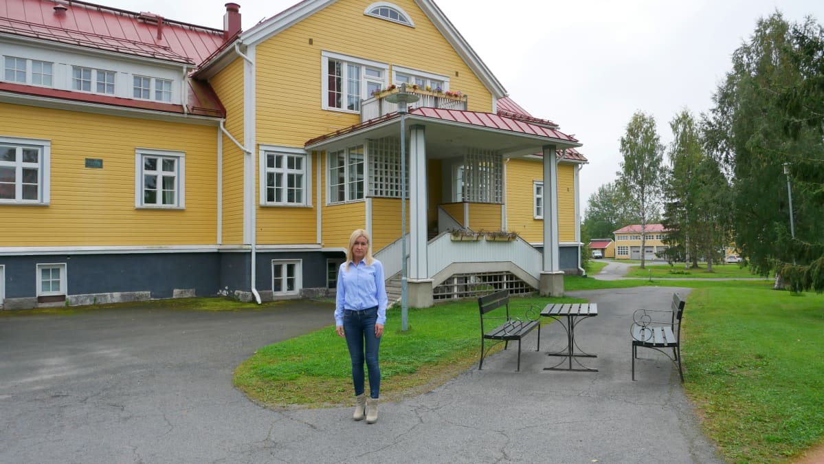 Pohjolakodin johtaja Kati Lehtola