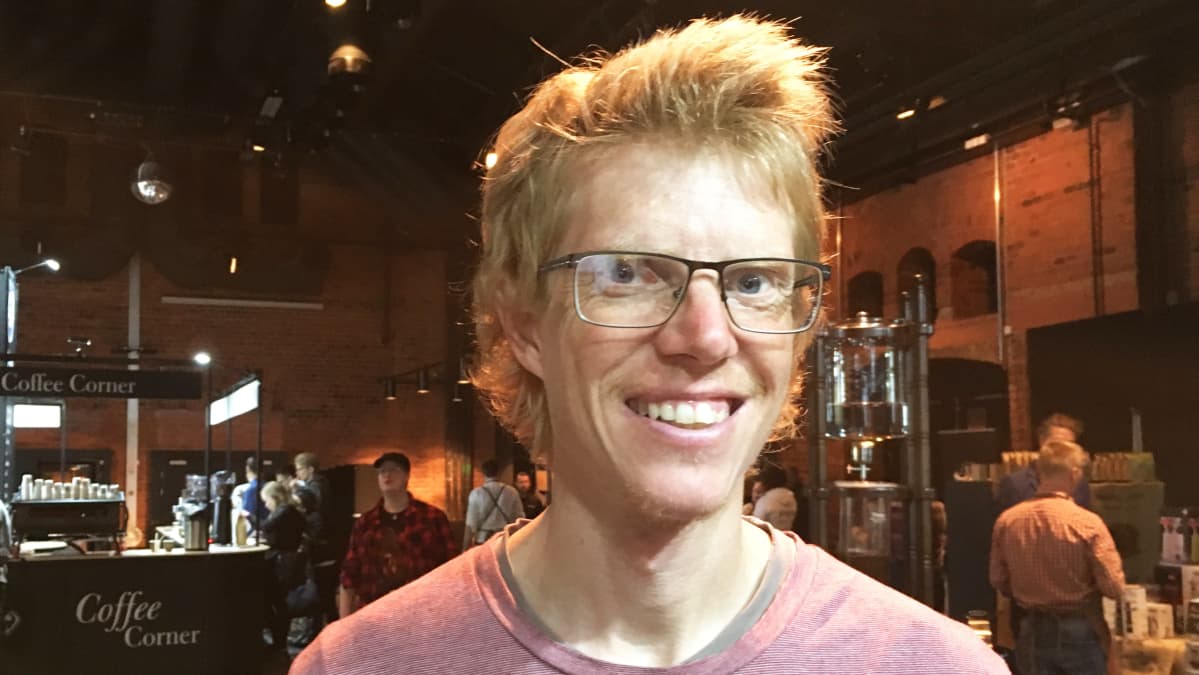 Pekka Heinonen Pirkanmaan Paahtimosta näkee pienpaahtimoiden tulevaisuuden hyvänä
