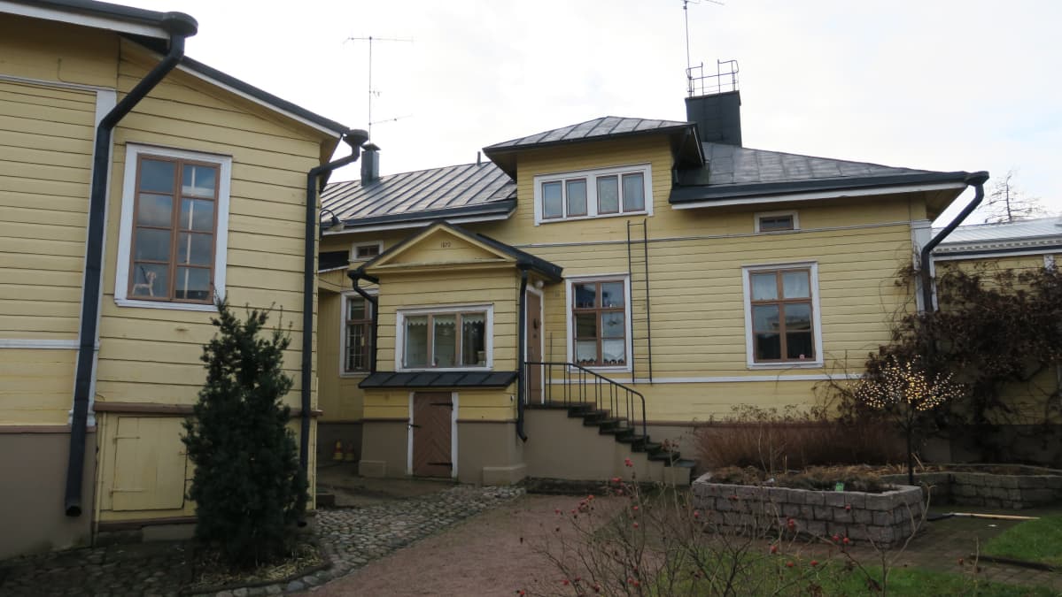 Korttilan kulma Haminan linnoituksessa.