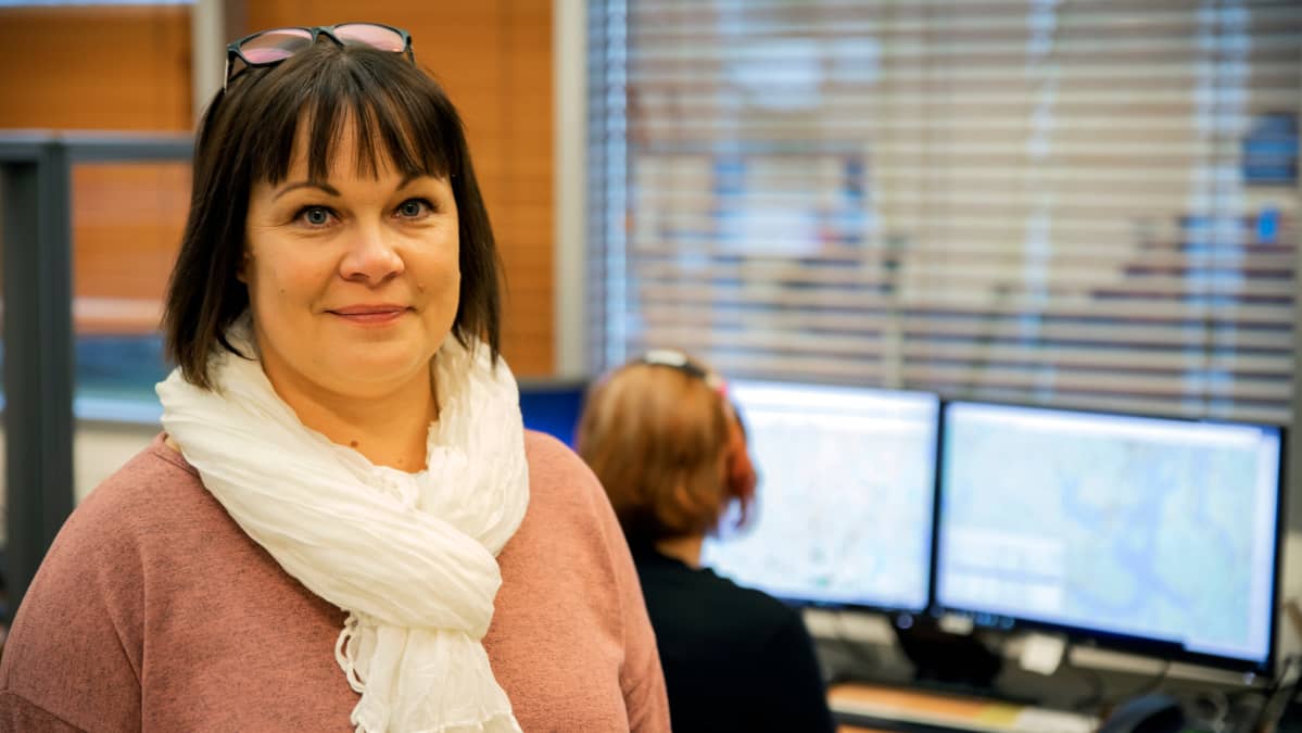 Tuotantopäällikkö Pia Pärnänen vastaa Jytaksin varauskeskuksesta.
