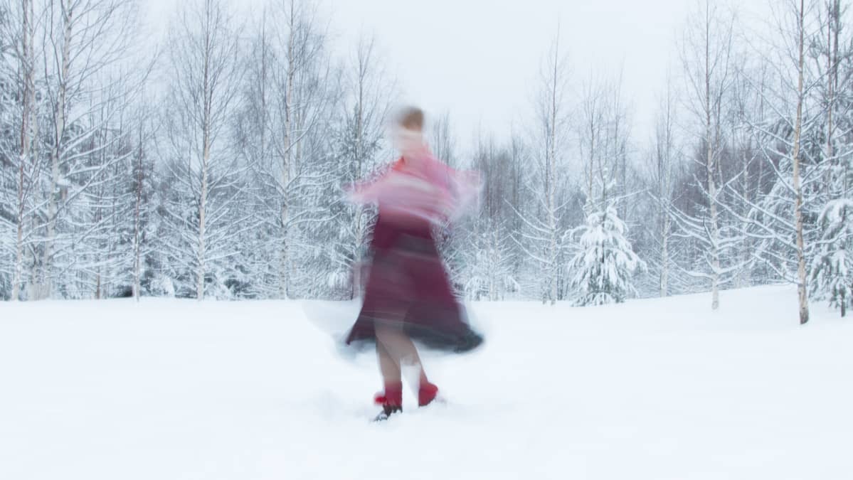 Anne Olli Utsjoen mallin gáktissa.
