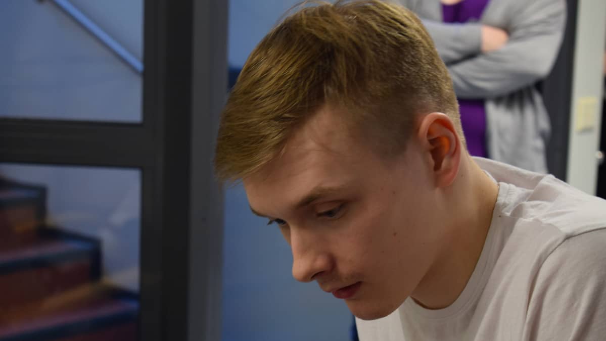Teemu Tenhusen tärkein tavoite on kyetä jälleen kävelemään itsenäisesti.