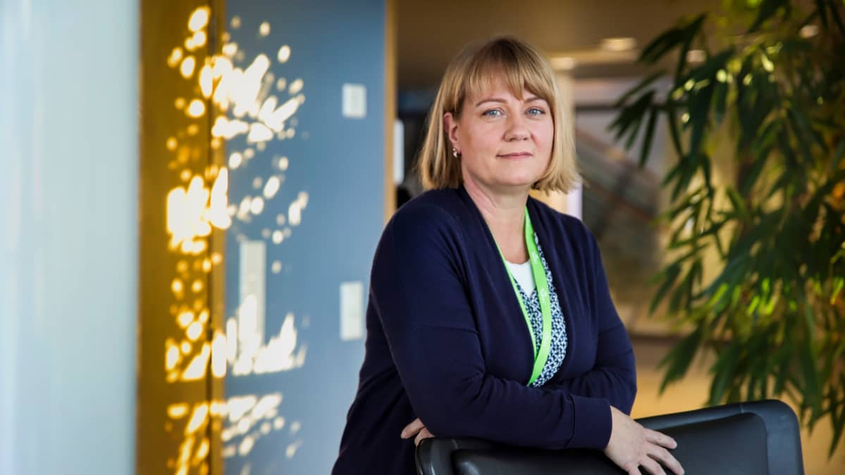 Landis+Gyr-yrityksen henkilöstöjohtaja Johanna Sajasalo