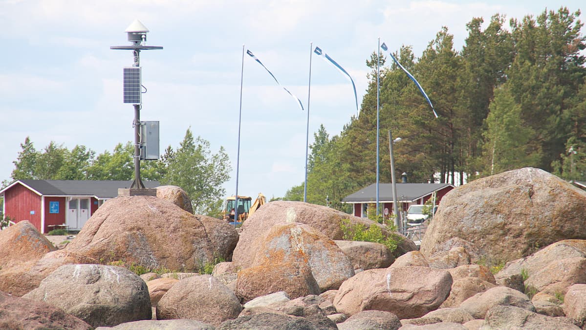 Kaunissaaren viirit salossa