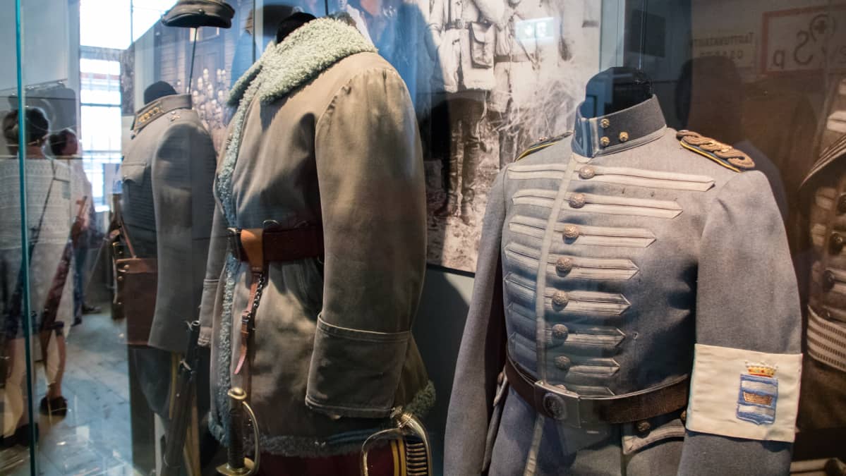 Ratsuväkimuseossa virkapukuja