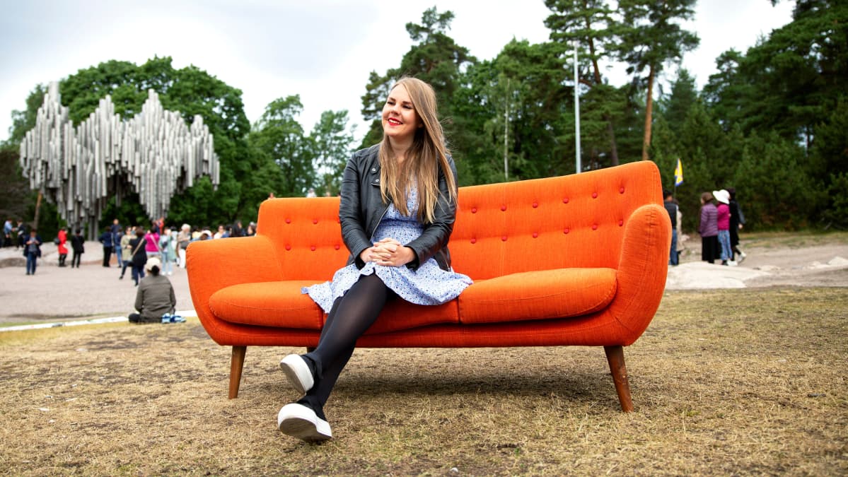 Alviina Alametsä vieraili Yle 8 minuuttia -ohjelmassa.
