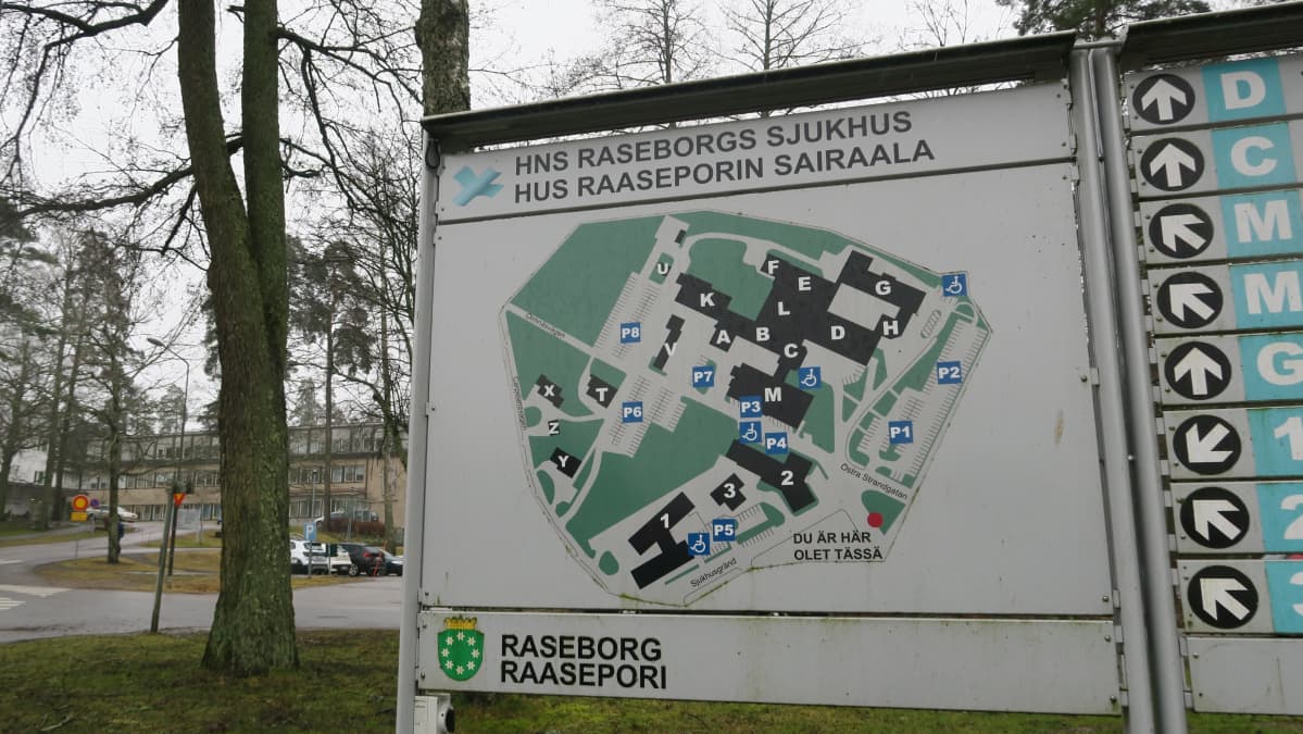Raaseporin sairaalassa Tammisaaressa on yhteensä parikymmentä eri osastoa ja poliklinikkaa sekä esimerkiksi aikuispsykiatrian päiväyksikkö.