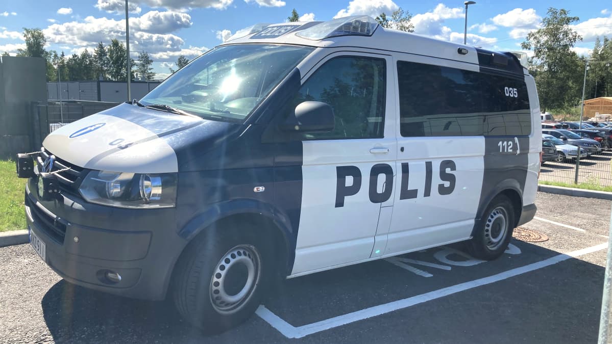 Poliisiauto.