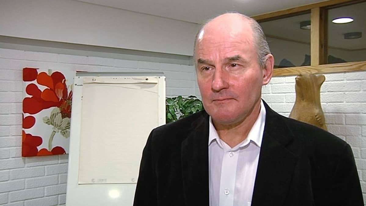 Rikos- ja prosessioikeuden professori Matti Tolvanen.