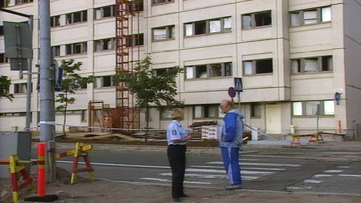 Räjähdys rikkoi ikkunat Pasilan poliisitalosta.