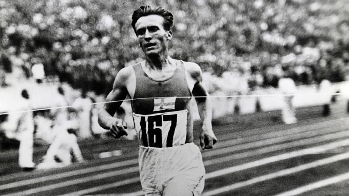 Volmari Iso-Hollo Berliinissä 1936