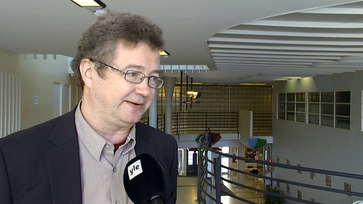 Turun yliopiston valtiosääntöoikeuden professori Veli-Pekka Viljanen.
