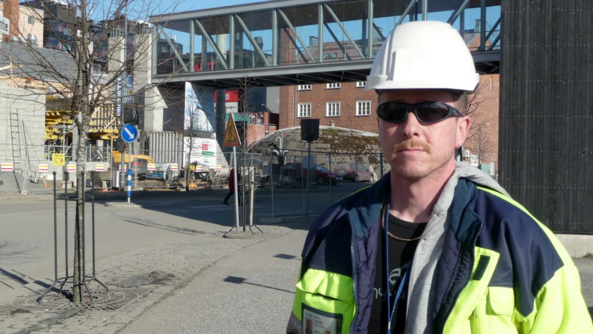 YIT kuntatekniikan kunnossapitomestari Marko Kovanen.