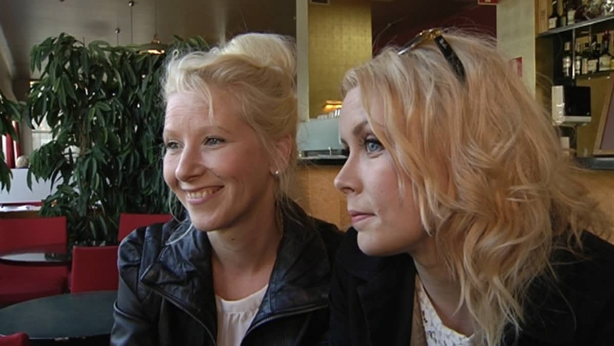 Kuunkuiskaajien Susan Aho ja Johanna Hytti.