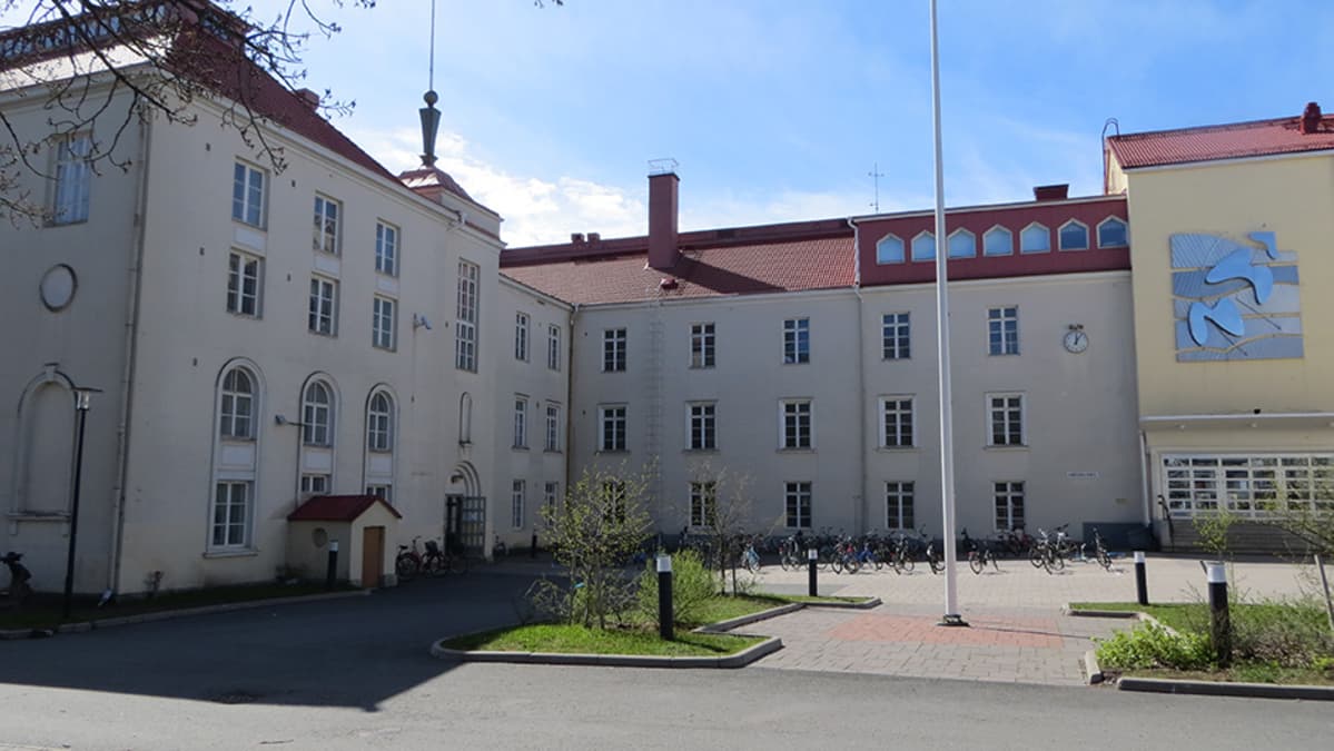 Tornion Yhteislyseon lukiorakennus