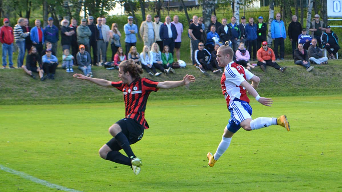 PS Kemi vastaan PK-35 Kemin Sauvosaaren kentällä heinäkuussa 2015.