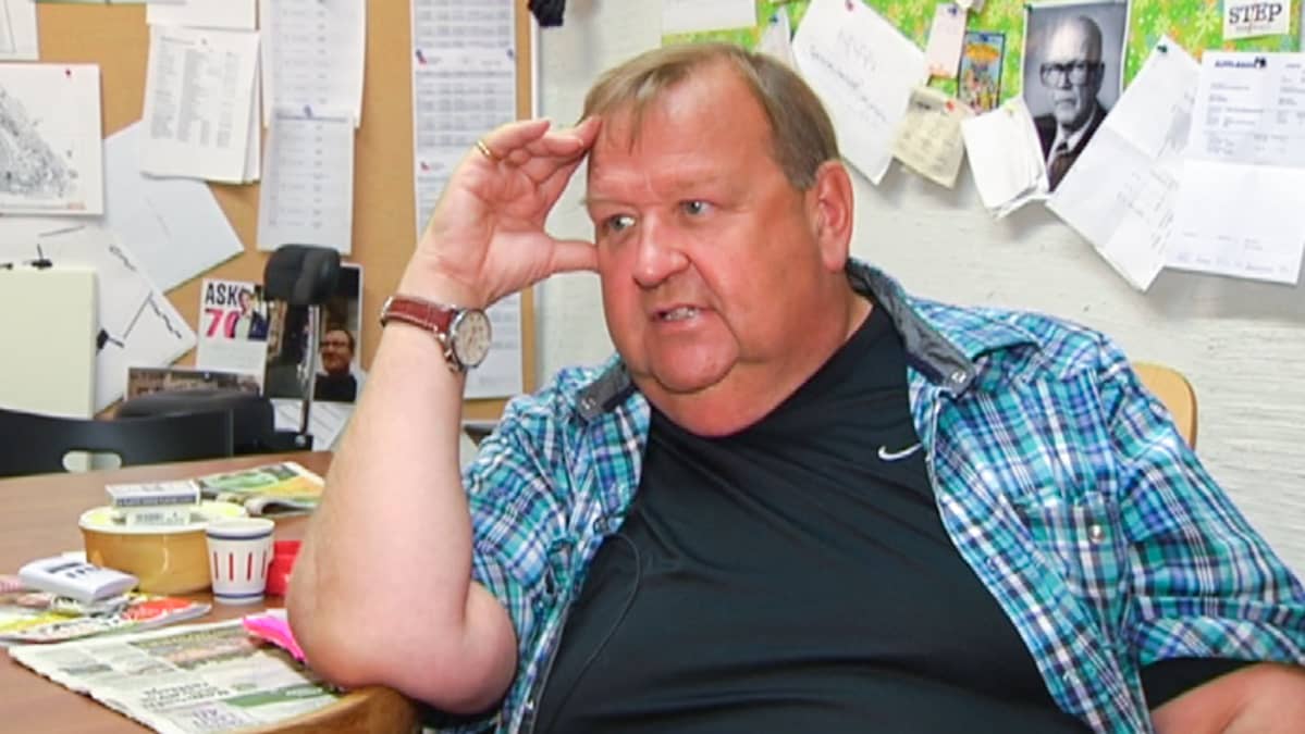 Näyttelijä Mikko Kivinen