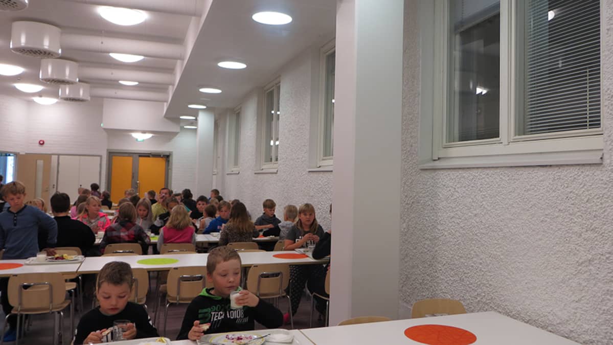 Ainiovaaran koulun sisätiloja.