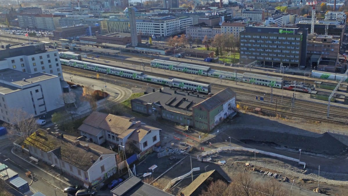 Morkku ja tavara-asema ilmasta katsottuna.