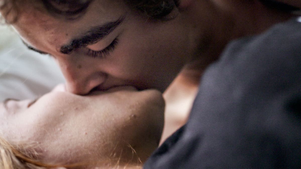Eva (Isa Teige) ja Jonas (Marlon Langeland) Skam-sarjassa.