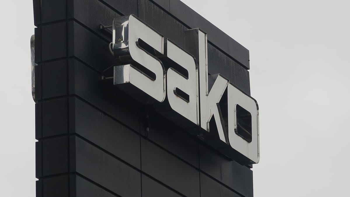 Sakon logo RIihimäen tehtaalla